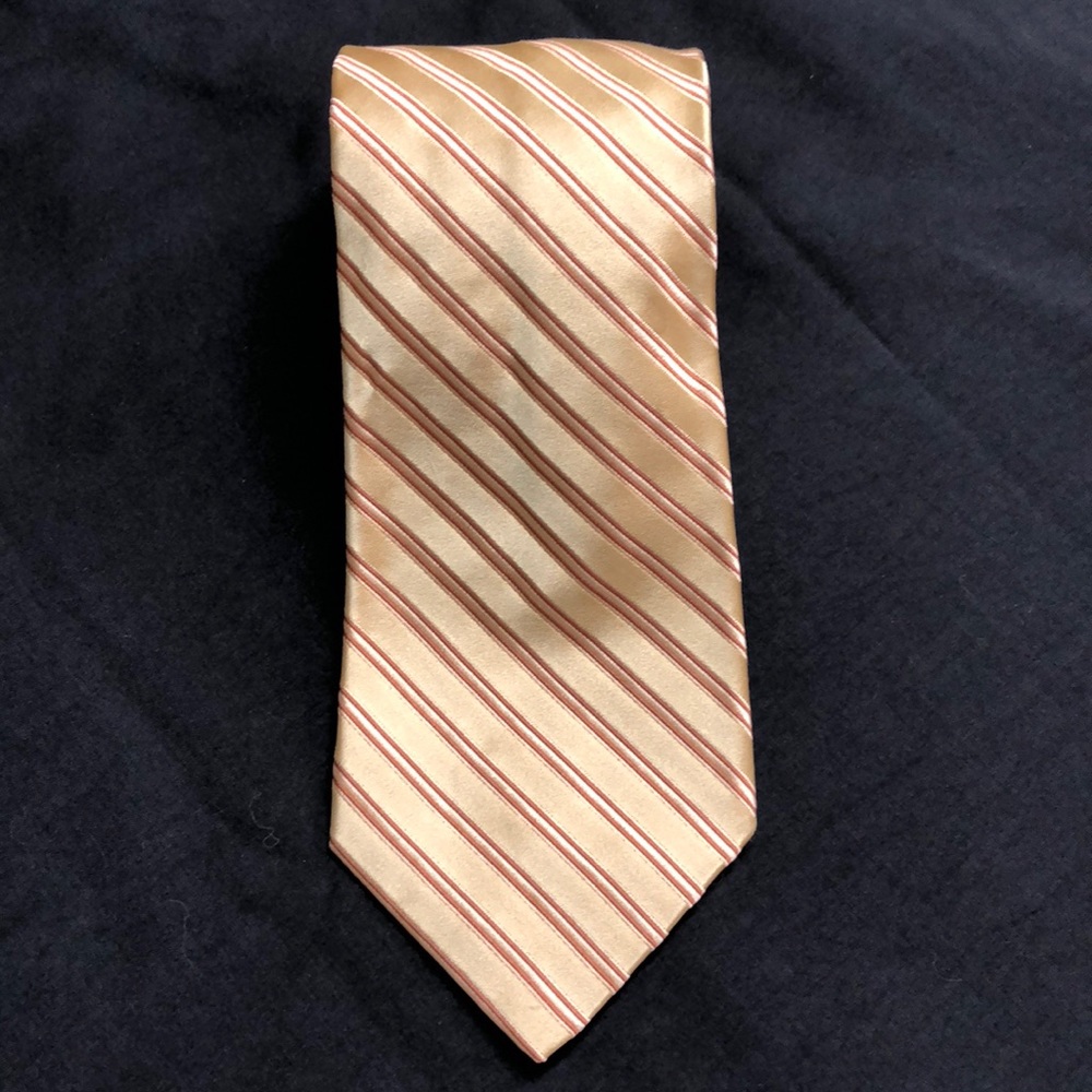 Ike Behar silk gold necktie